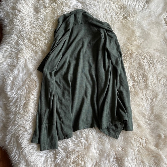 Splendid Large Shawl Collar Cardigan Sweater Green - Picture 6 of 6